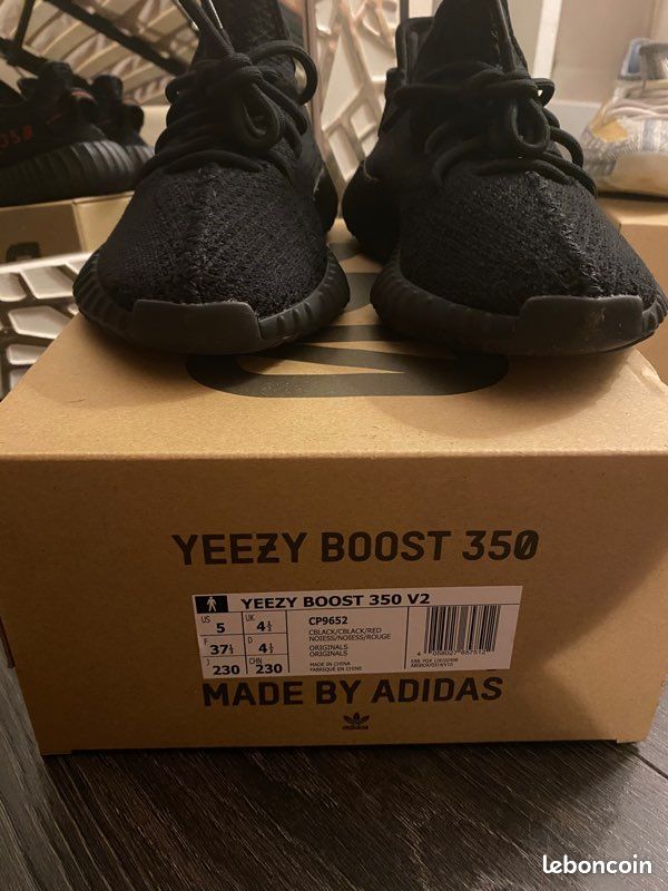 Yeezy boost 350 v2 black red (image 5)