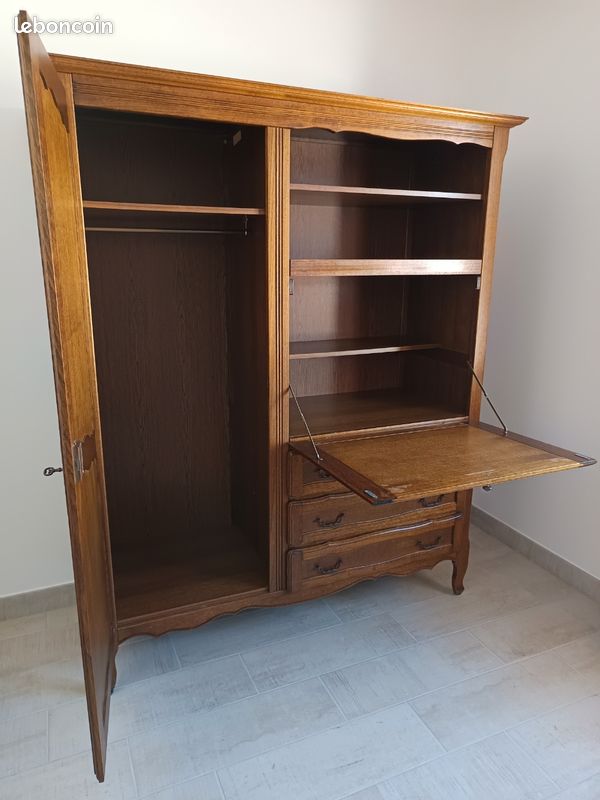 Armoire en bois avec son secrétaire intégré (image 1)
