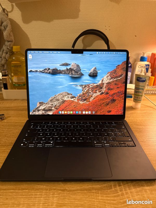 MacBook air (image 1)