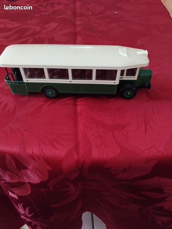 Miniature Solido Renault TN6C 1934 - Bus Lyonnais Rouge - 1/50 - Occasion