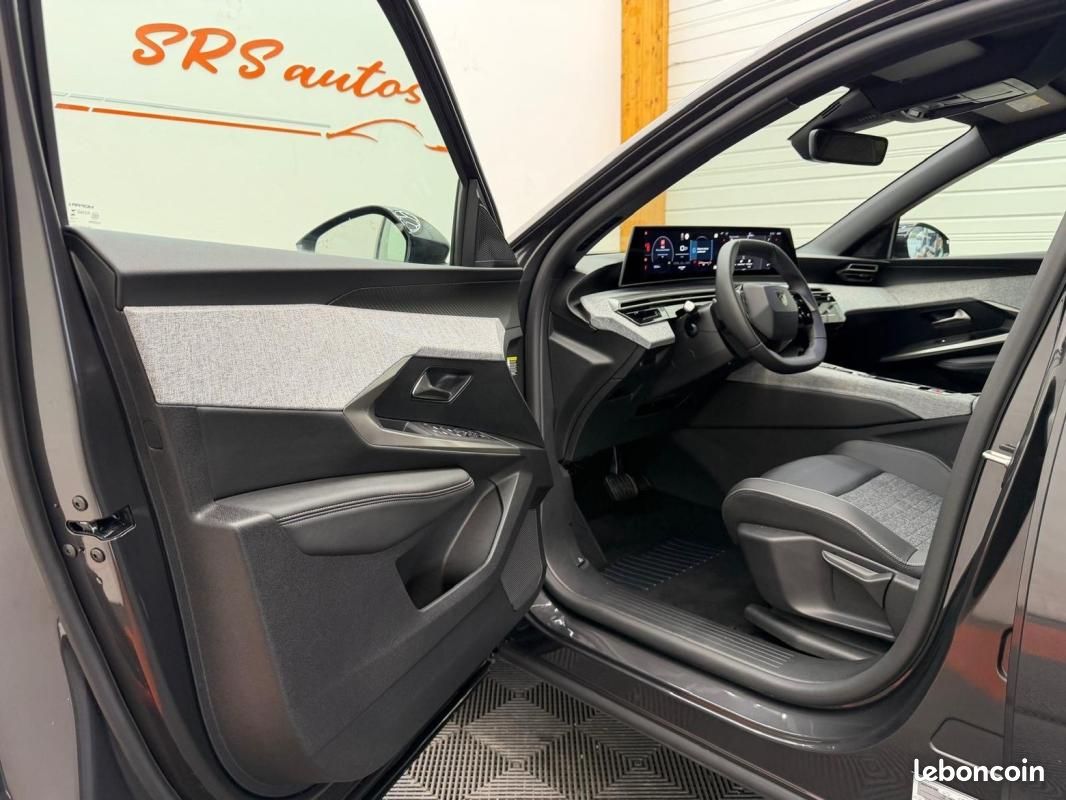 Peugeot 3008 (3) 1.2 HYBRID 145 ALLURE E-DCS6 PACK VISION 360 (image 3)