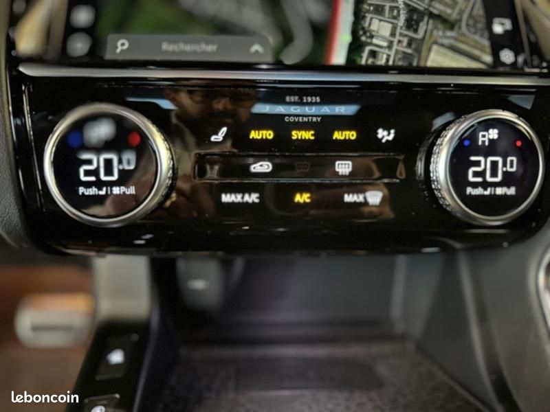 Jaguar E-Pace P200 FlexFuel MHEV 200ch R-Dynamic SE (image 19)