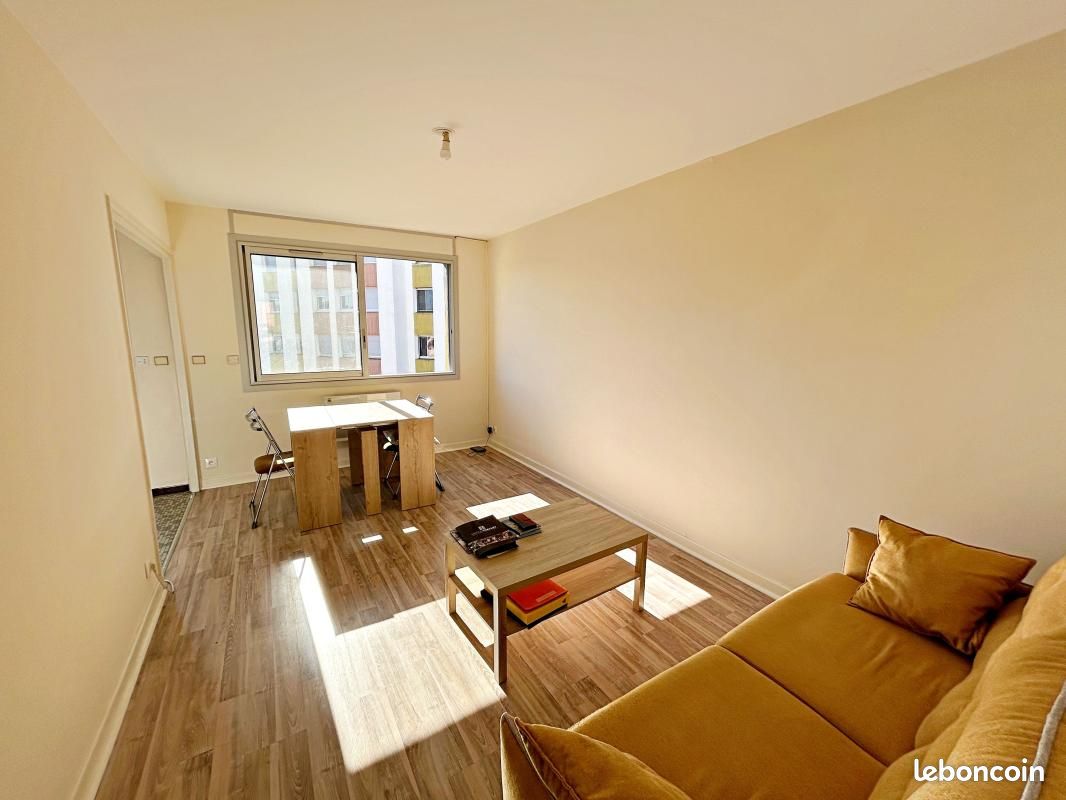 Appartement 2 pièces 43 m² · à Roanne · 43 m² · 65 000 €