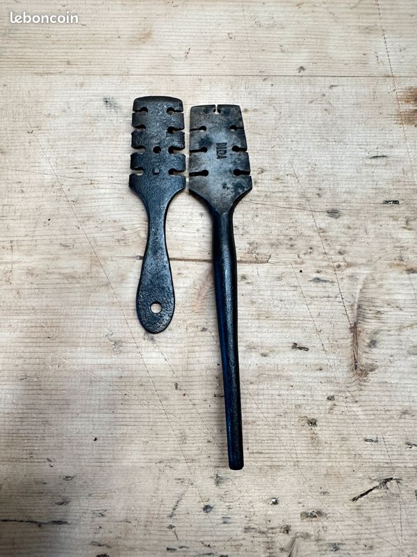 Clé à Avoyer - Outil Ancien, Bon état, Fabrication France