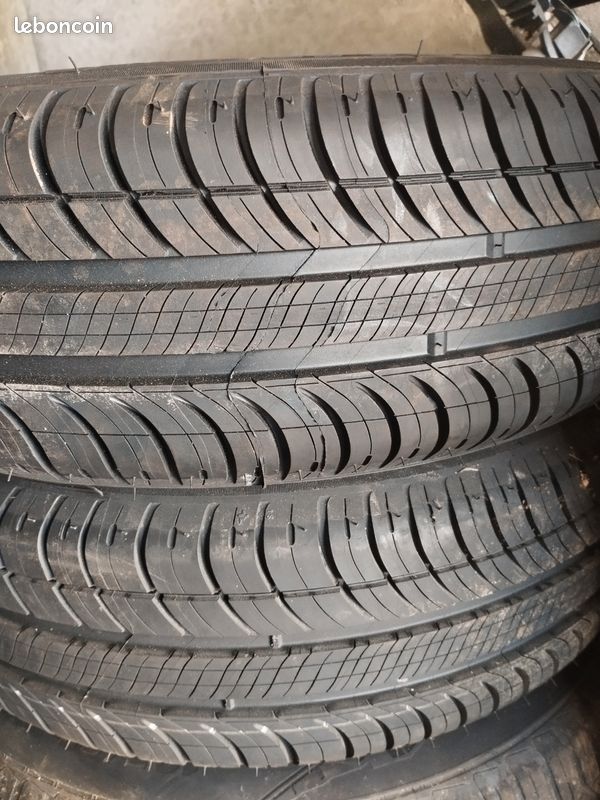 22 pneus Michelin neuf 175.65.R14 82T (image 1)