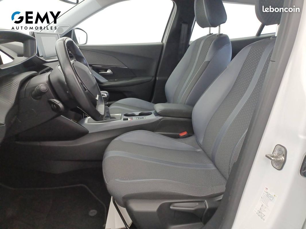 PEUGEOT 2008 PureTech 130 S&S BVM6 Allure (image 9)