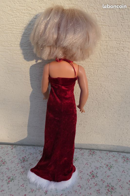 poupée Bella 50 cm avec mèche qui s'allonge - FR