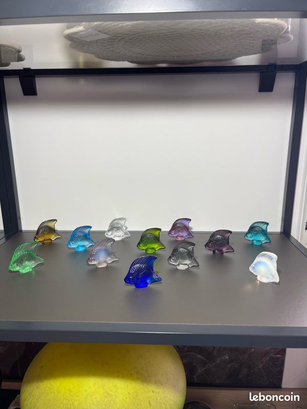 Lot de 12 poissons en cristal Lalique – Collection multicolore – Signés (image 1)