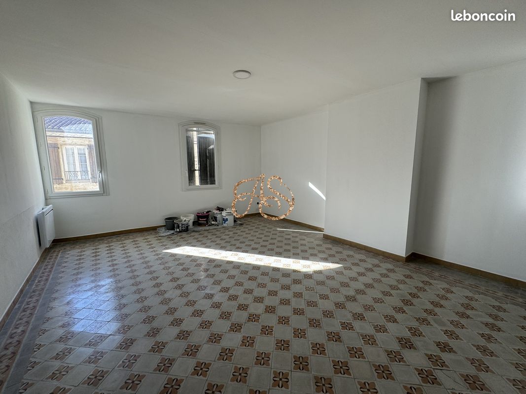 Appartement 3 pièces 77 m² · à Saint-Gilles · 77 m² · 600 €/mois