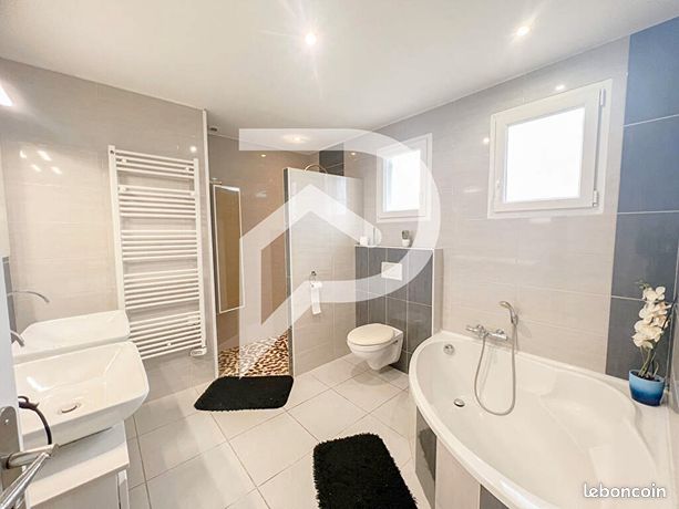 Maison 5 pièces 157 m²