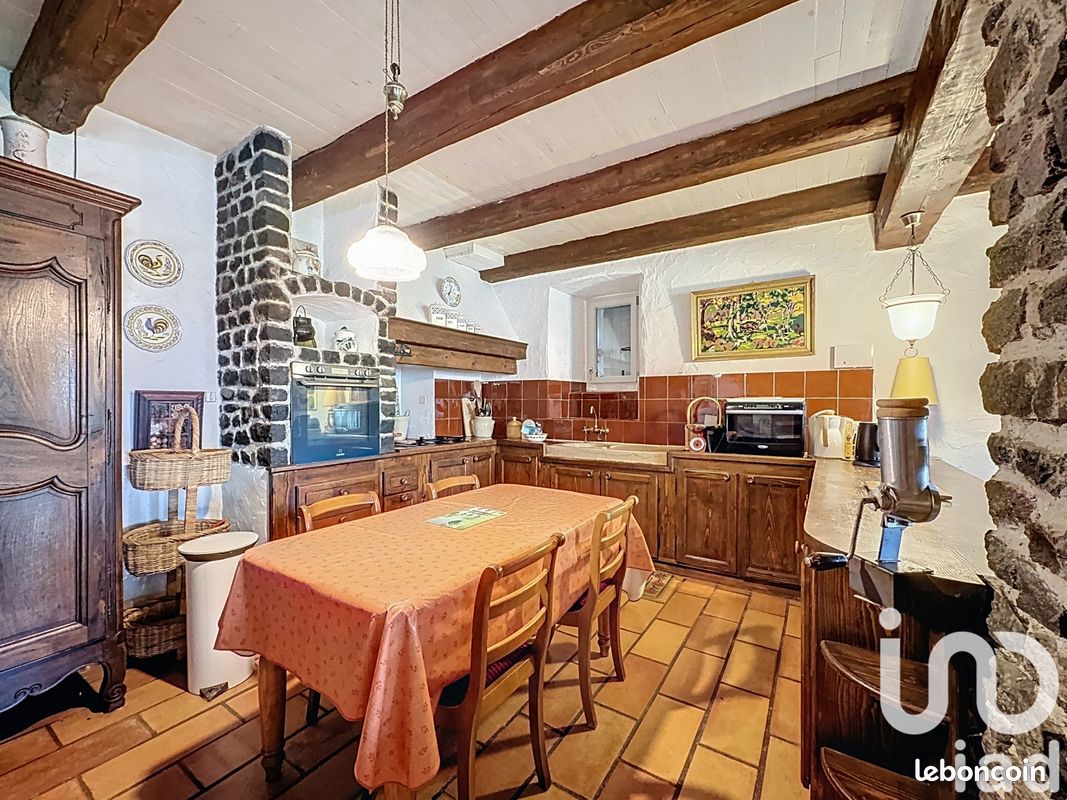 Propriété 8 pièces 275 m² (image 3)