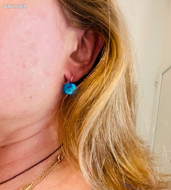 Boucles d'oreilles dormeuses perles du Japon - bleu