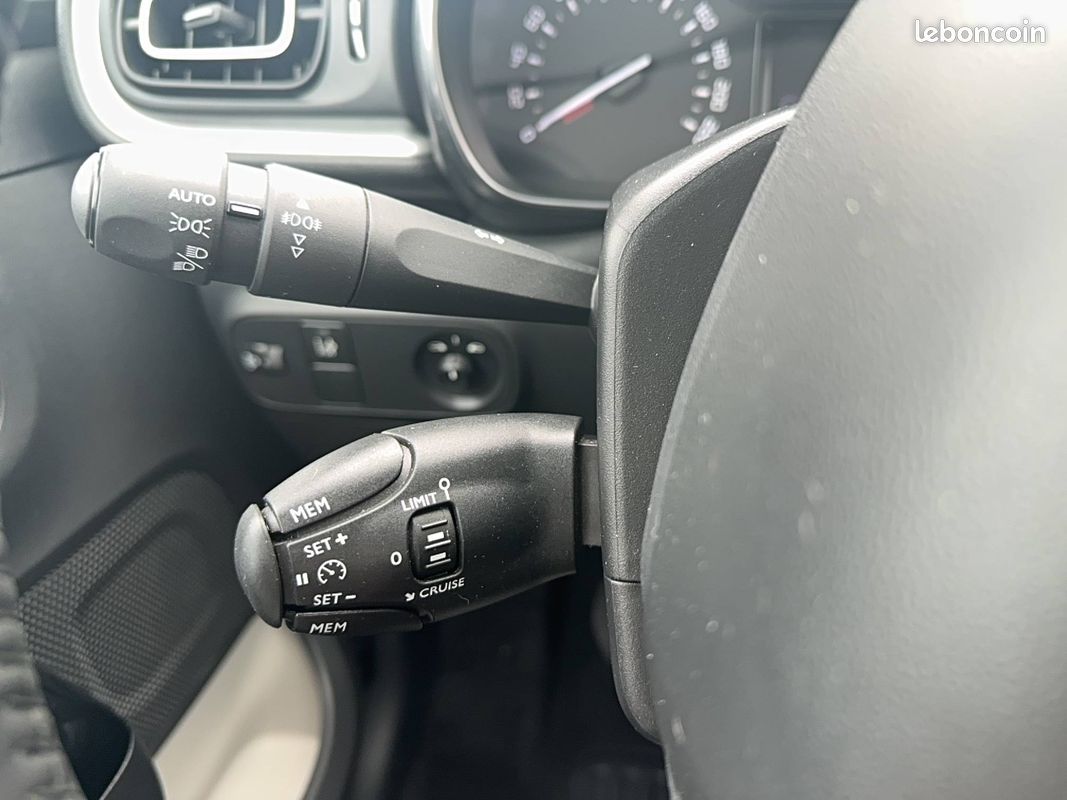 CITROEN C3 PureTech 110 S&S Feel (image 17)