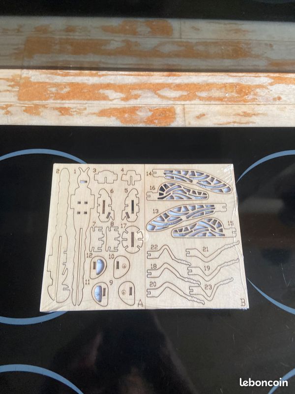 Maquette en bois dans son emballage scellé (image 20)