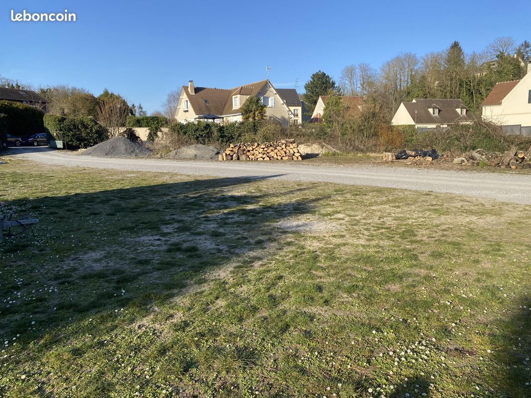 Terrain 2500 m² · à Saint-Leu-d'Esserent · 2 500 m² · 299 000 €