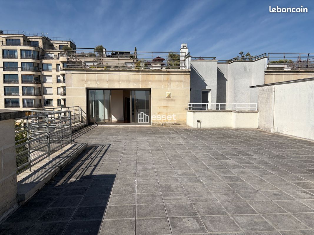 Appartement 7 pièces 207 m² · à Saint-Cloud · 207 m² · 5 600 €/mois
