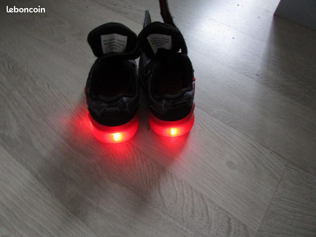 Basket à scratch lumineuse bébé garçon spider -man Chaussures