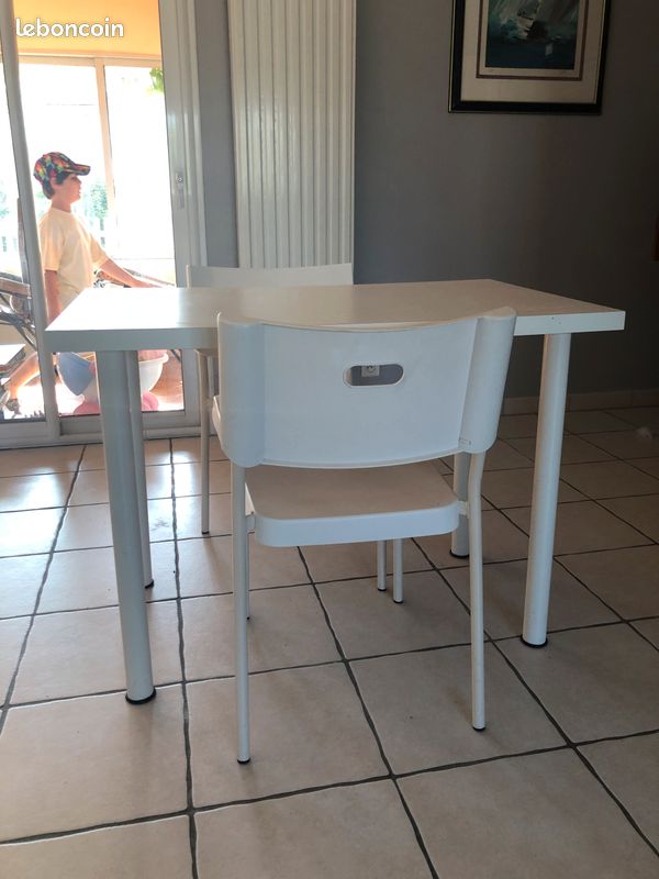 Table et deux chaises IKEA (image 9)