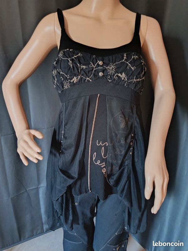 Robe Tunique Noire Version Sud, Taille M, Col V, Manches Longues - Occasion