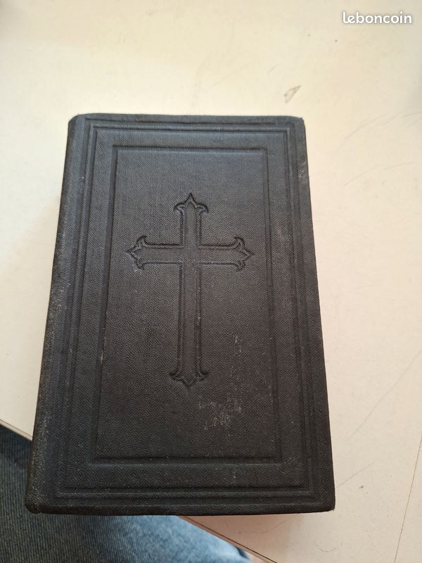 2372B: Recueil de cantiques ancien Mame Tours livre religieux XIXe cuir croix (image 2)