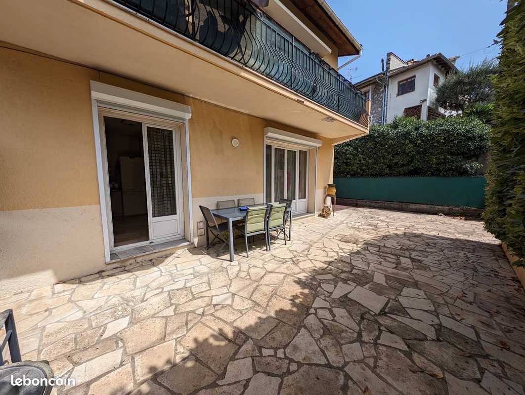 Appartement 4 pièces 86 m² · à La Trinité · 86 m² · 359 000 €