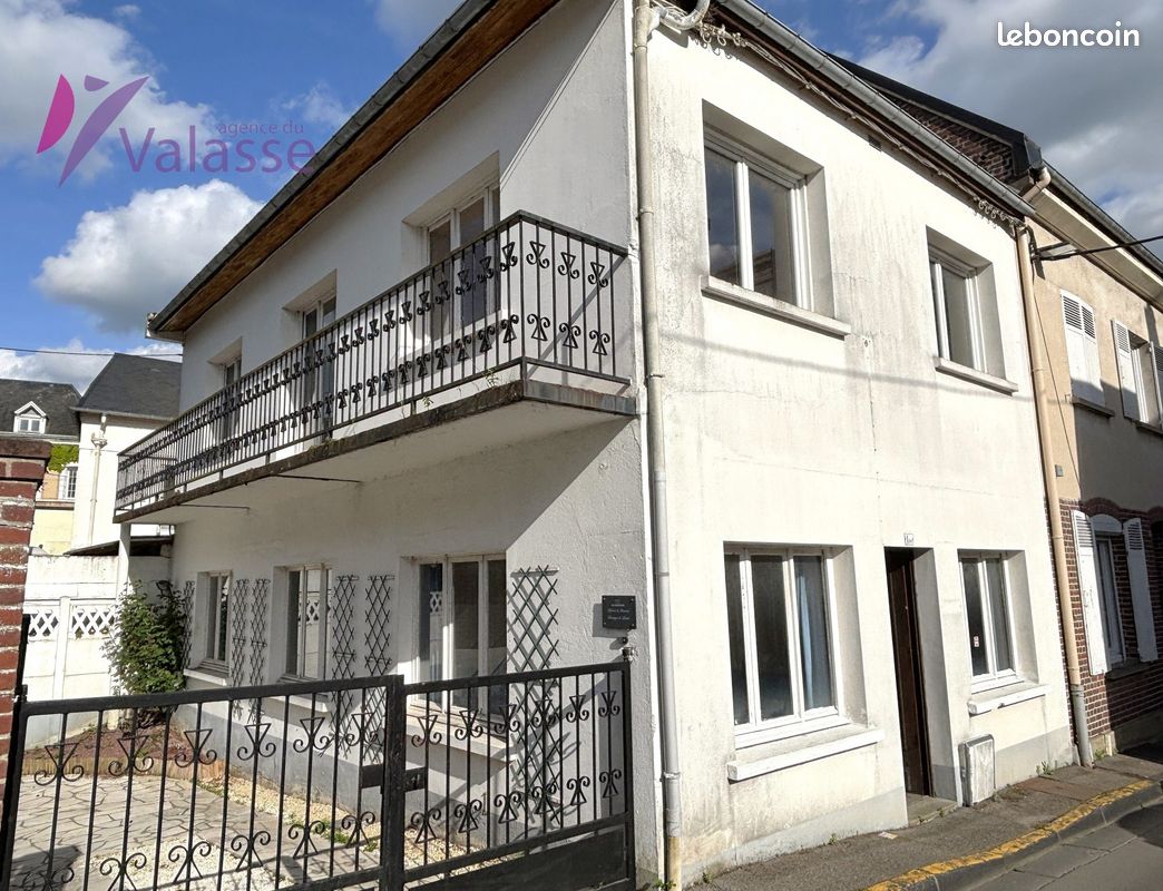 Immeuble 111 m² · à Lillebonne · 111 m² · 99 000 €