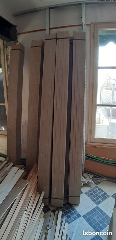 Stock de baguettes de bois, tasseaux, plinthes (image 1)