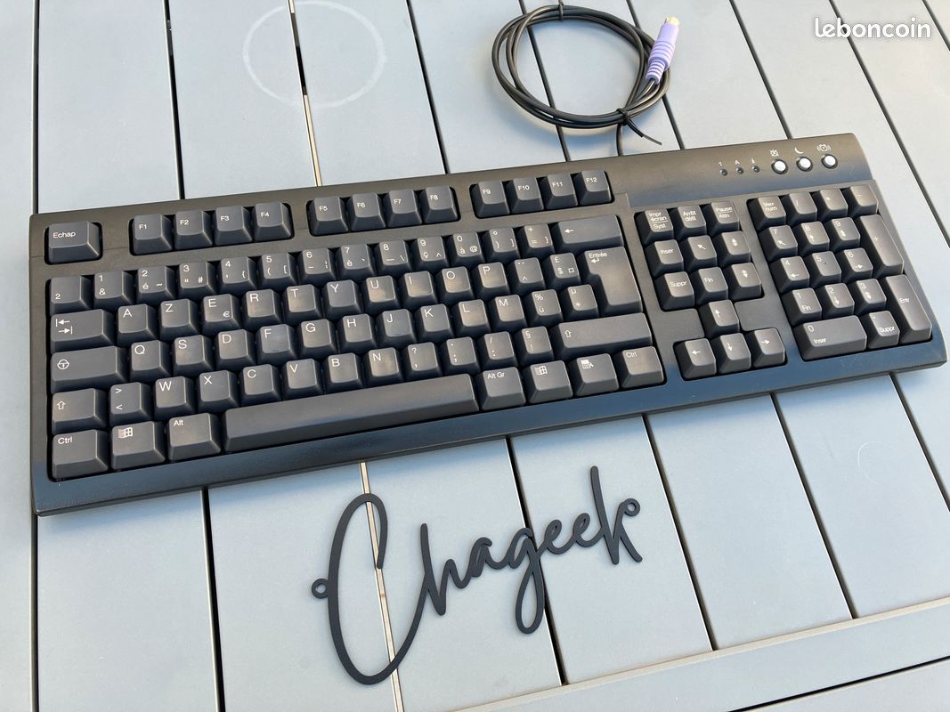Clavier ibm d'occasion - Accessoires informatique - page 2