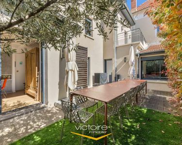 Maison 900 000 € - 228 m²
