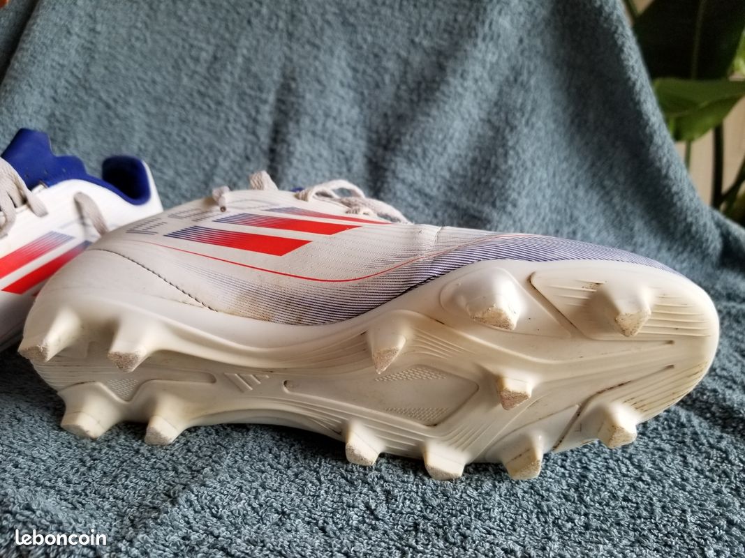 ⚽️ 38,5 Chaussures de foot moulées F50 Club FXG Blanc 📬
Ta
123456789 (image 2)