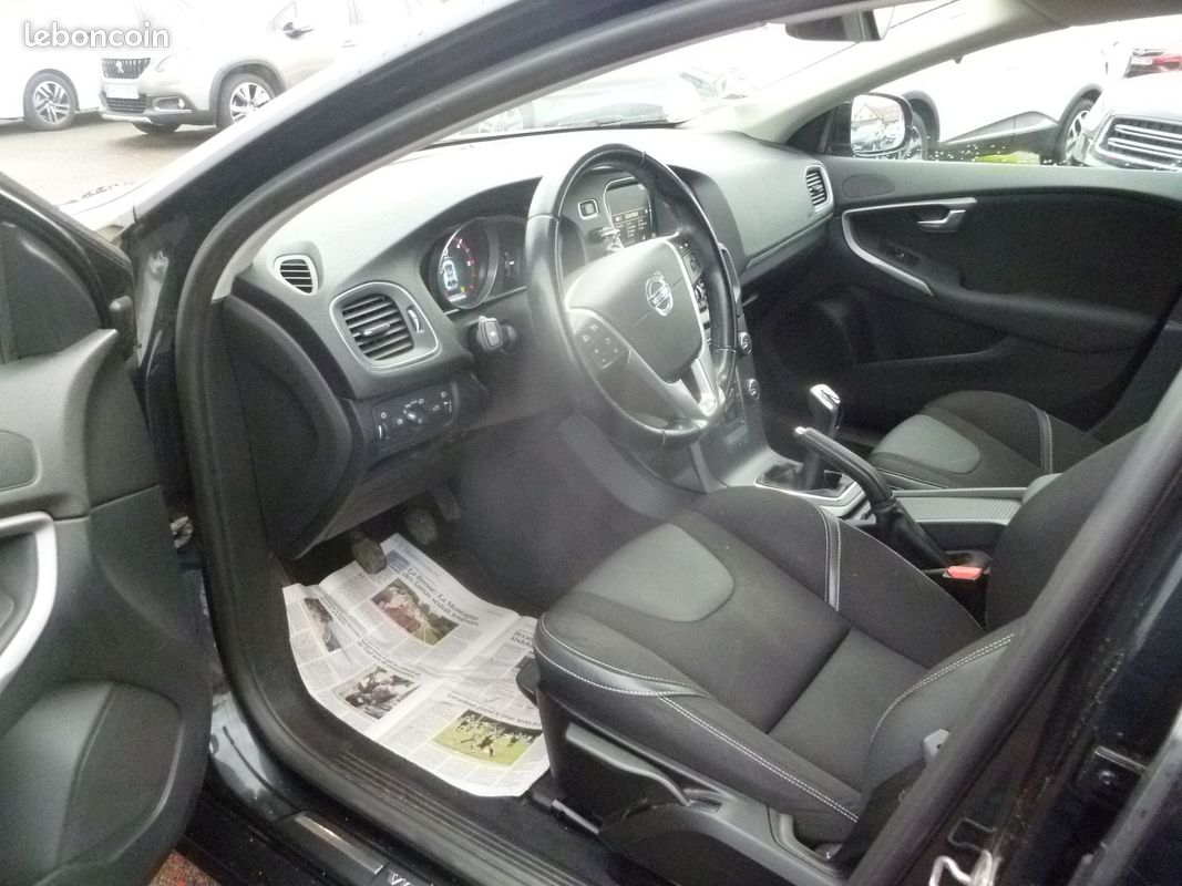 Volvo V40 1.6 D2 115CH MOMENTUM BUSINESS BV6 (image 5)