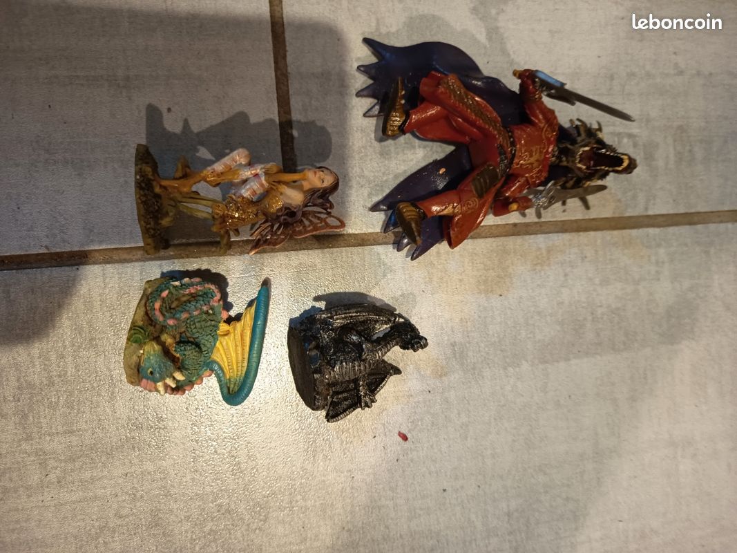 Divers figurines dragon (image 6)