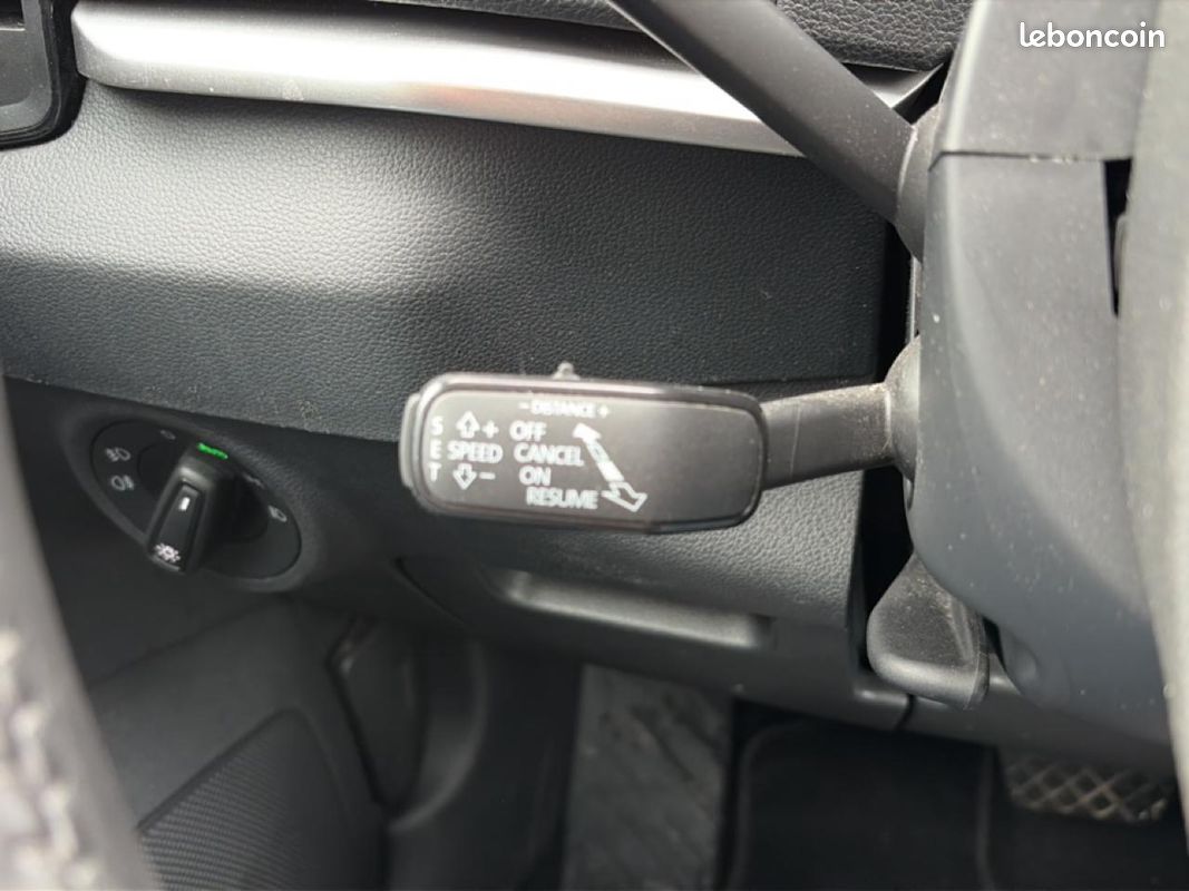SKODA KAROQ 1.5 tsi 150 selection dsg7 (image 23)