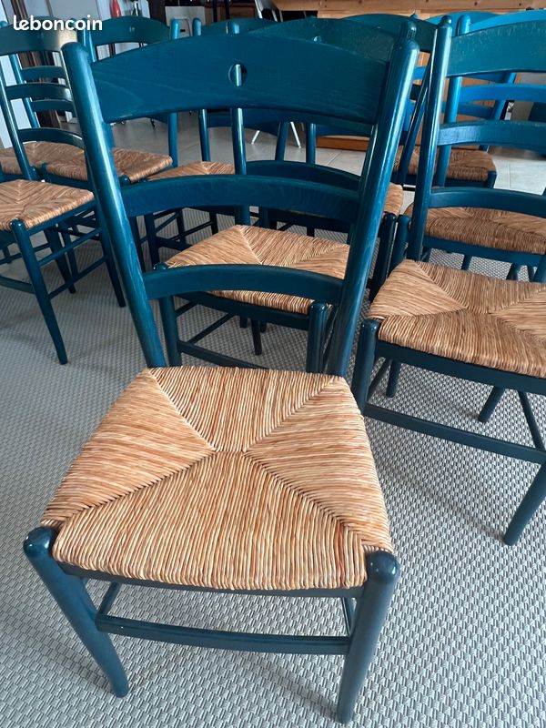 Vends lot de 14 chaises en paille bleues (image 2)