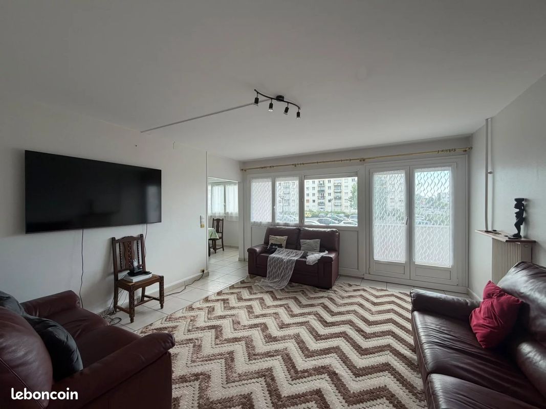 Appartement 98 m² · à Bihorel · 98 m² · 800 €