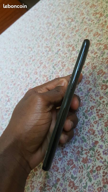 Samsung Galaxy A20e (image 4)