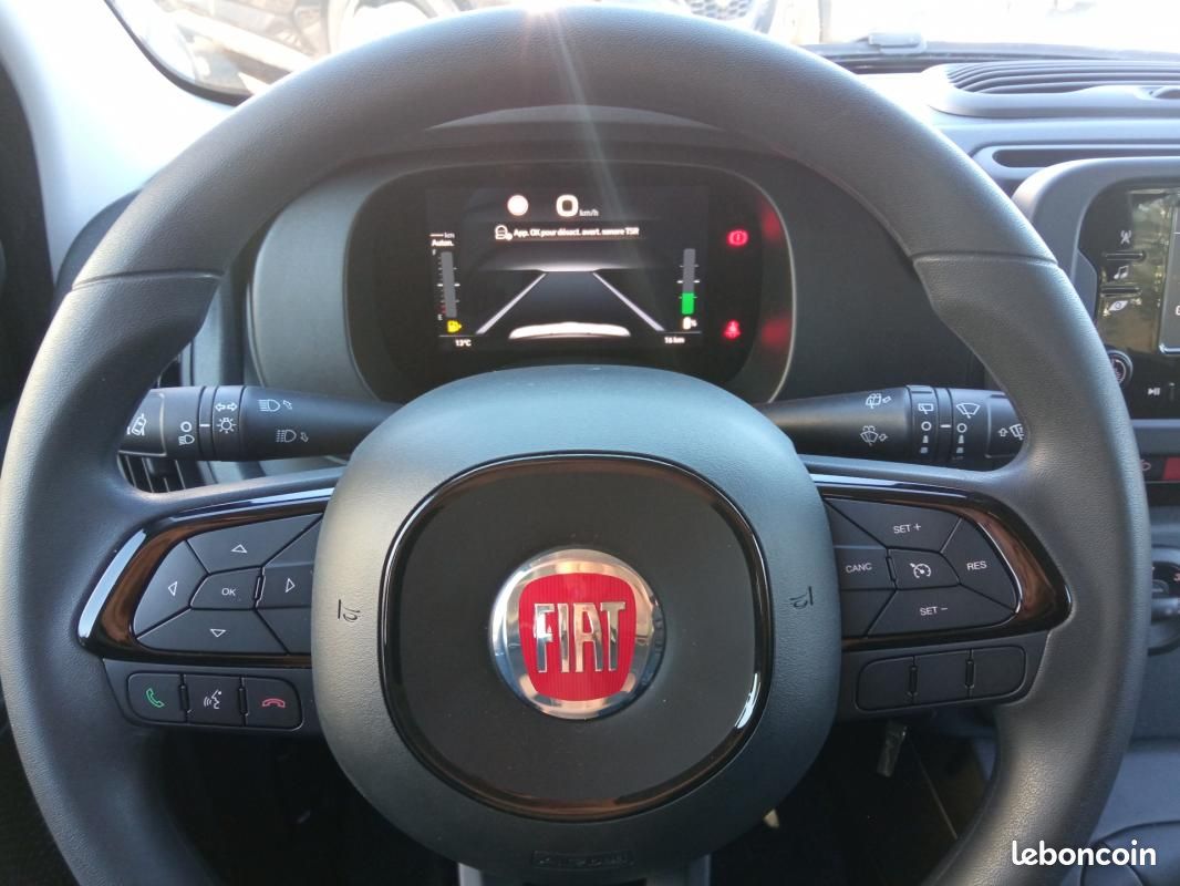Fiat Panda 1.0 70 ch Hybrid BSG S/S Icone + peinture métallisée + kit gonflage (image 8)