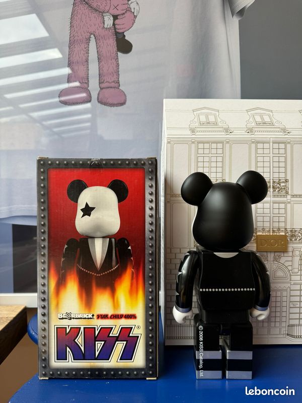 Bearbrick 400% kiss medicom toy (image 2)