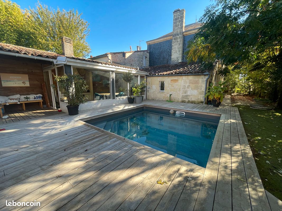 Maison 6 pièces 273 m² · à Margaux-Cantenac · 273 m² · 448 000 €