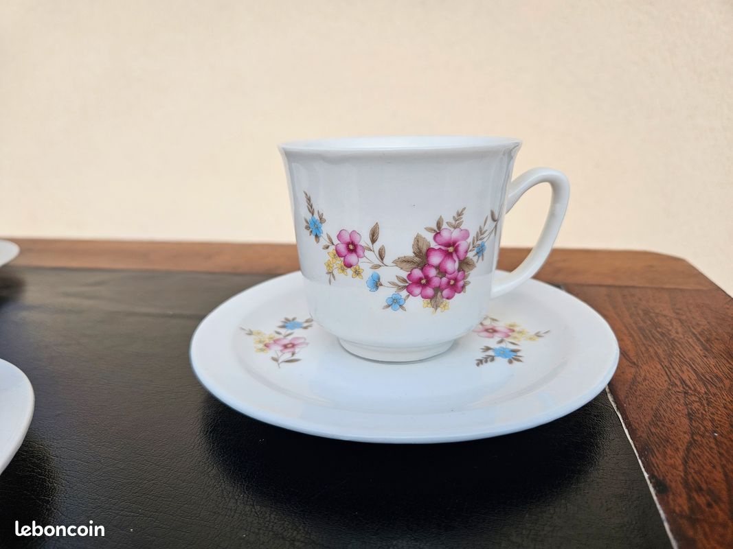 8 tasses 8 soucoupes porcelaine de chine (image 4)