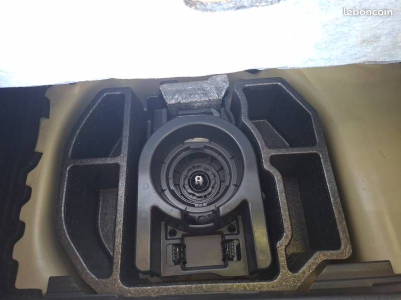 Peugeot 208 PureTech 100 S&S BVM6 Allure (image 19)