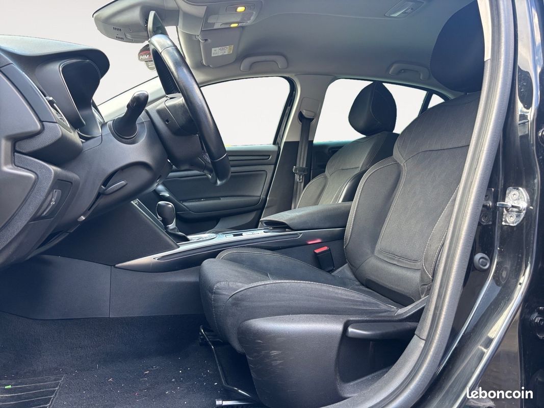 RENAULT MEGANE IV BERLINE dCi 110 Energy EDC Intens (image 2)