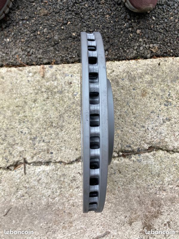 Disque frein avant audi Q5/A4B8 (image 2)