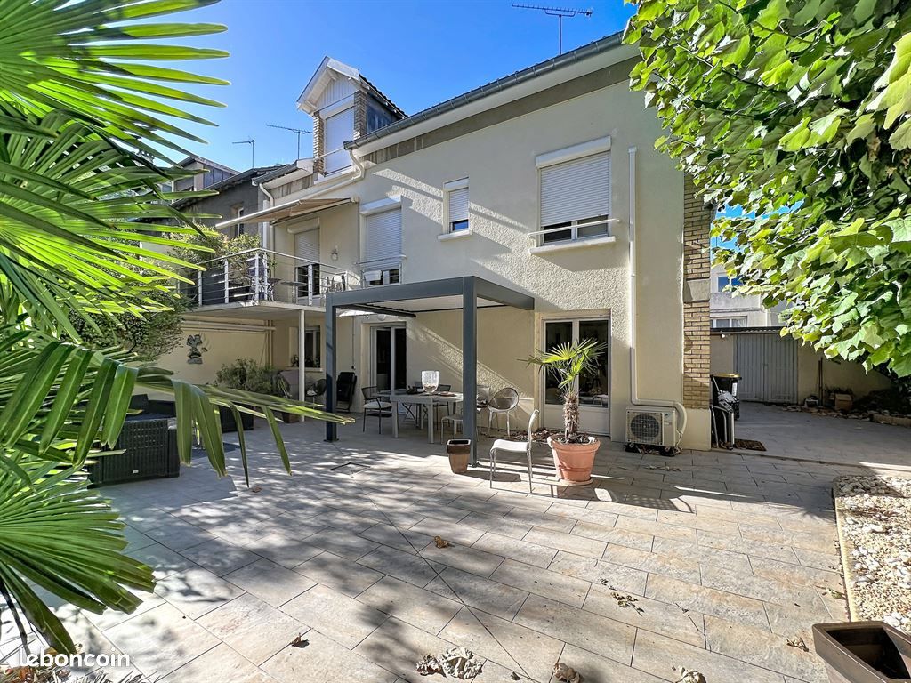 Maison 9 pièces 206 m² · à Reims · 206 m² · 895 000 €