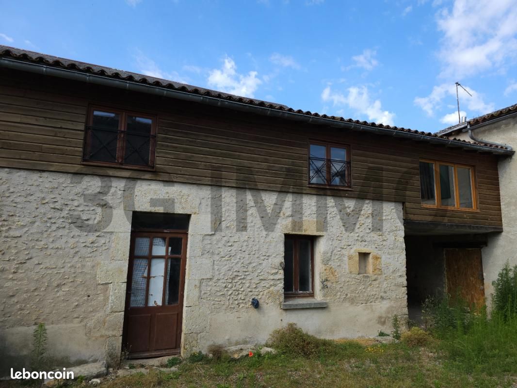 Maison 4 pièces 141 m² - Thénezay 79390 (image principale 1)