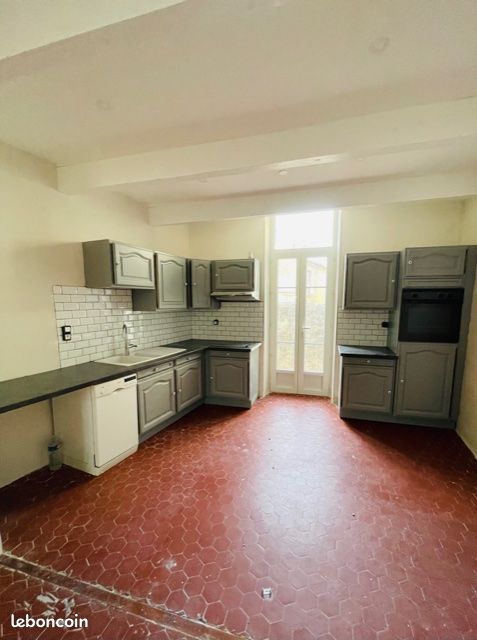 Appartement 3 pièces 63 m² · à Salon-de-Provence · 63 m² · 864 €