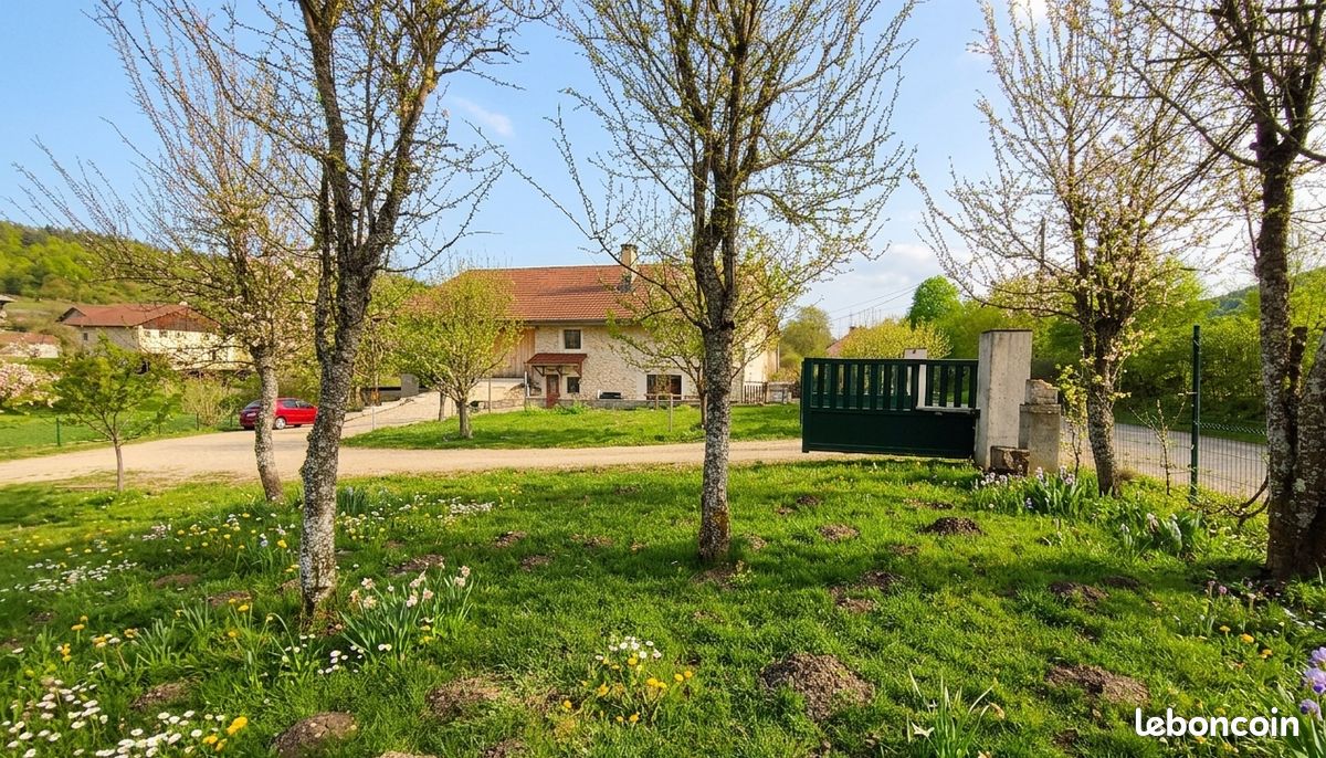 Maison 7 pièces 185 m² · à Les Bréseux · 185 m² · 456 000 €
