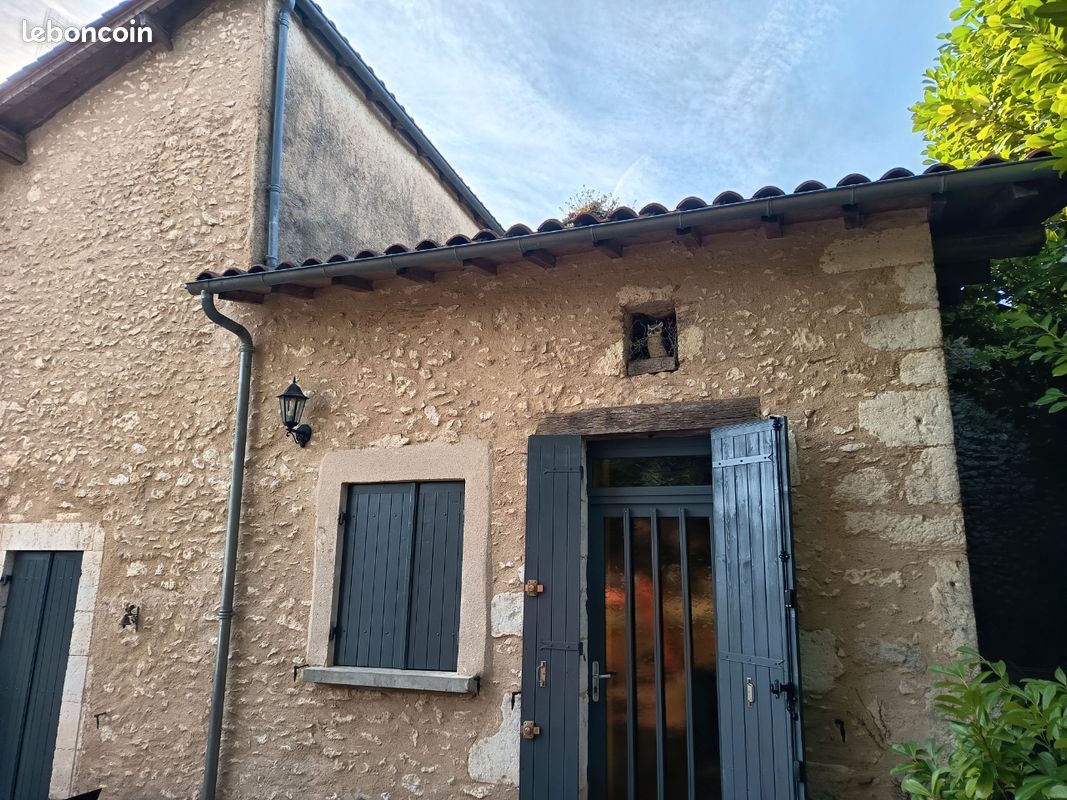 Maison 4 pièces 110 m² · à Vallereuil · 110 m² · 730 €/mois