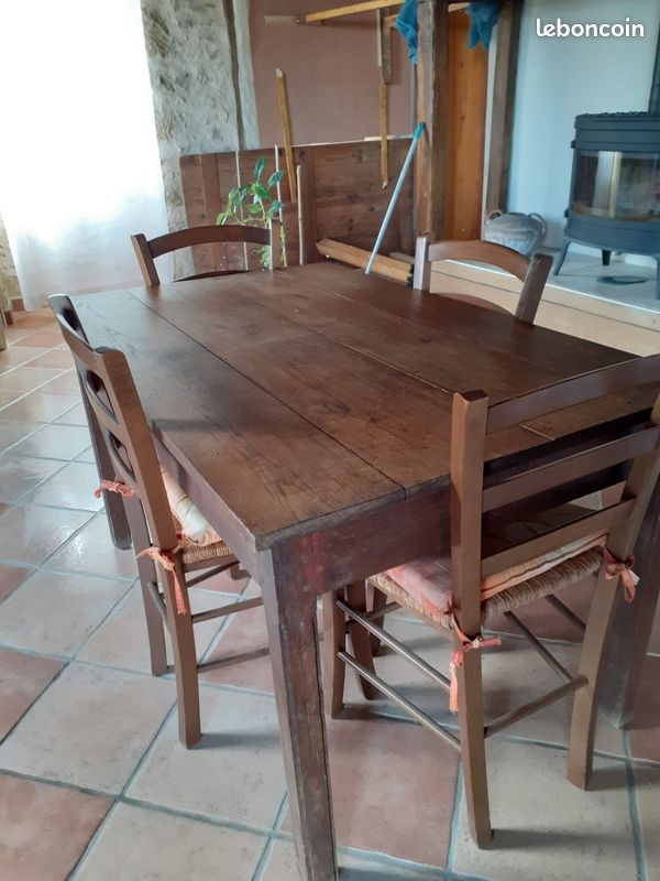 Table en chêne (image 1)