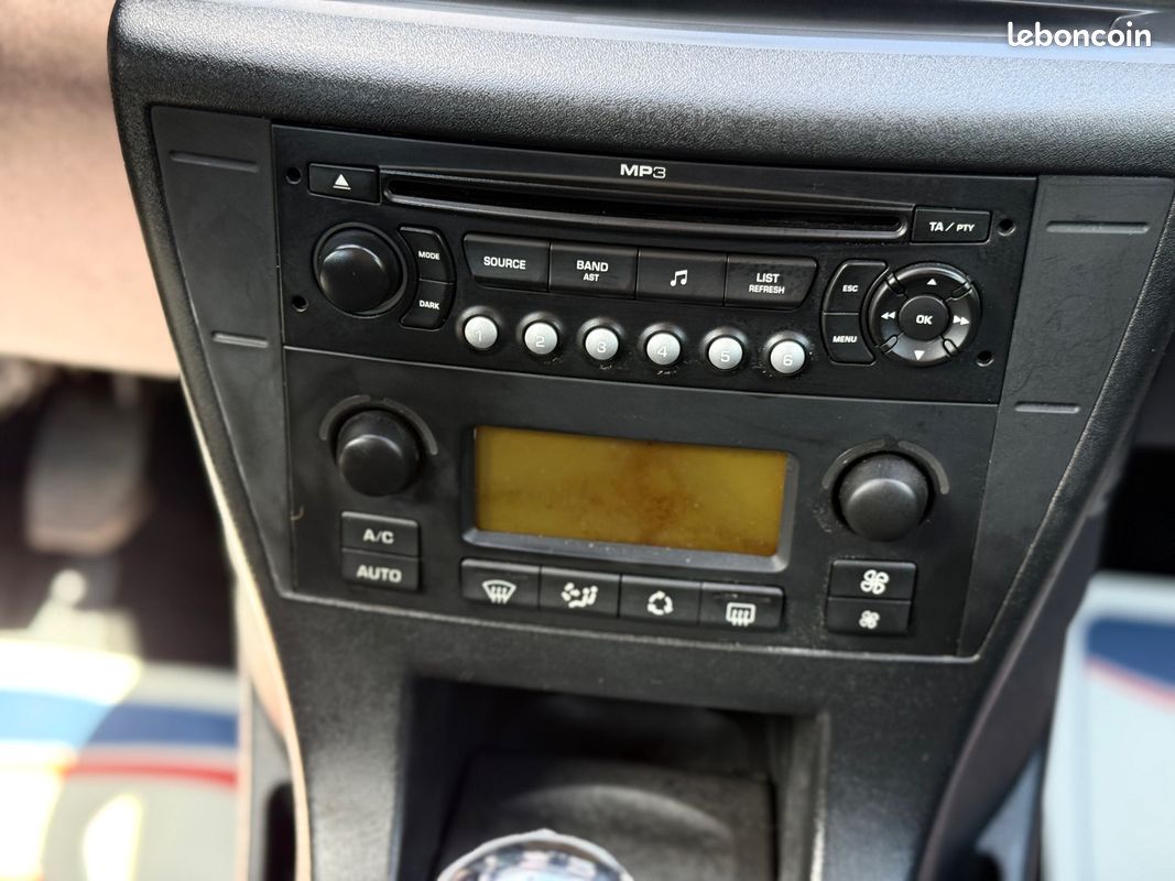 Citroën C4 1.6 HDI 110CH Exclusive – Régulateur – Clim Auto – Jantes Alu – Révisée & Garantie 6 mois (image 22)